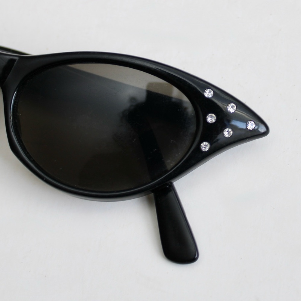 Vintage 1950's Women's Black Rhinestone Cat Eye Sunglasses - Picture 4 of 5